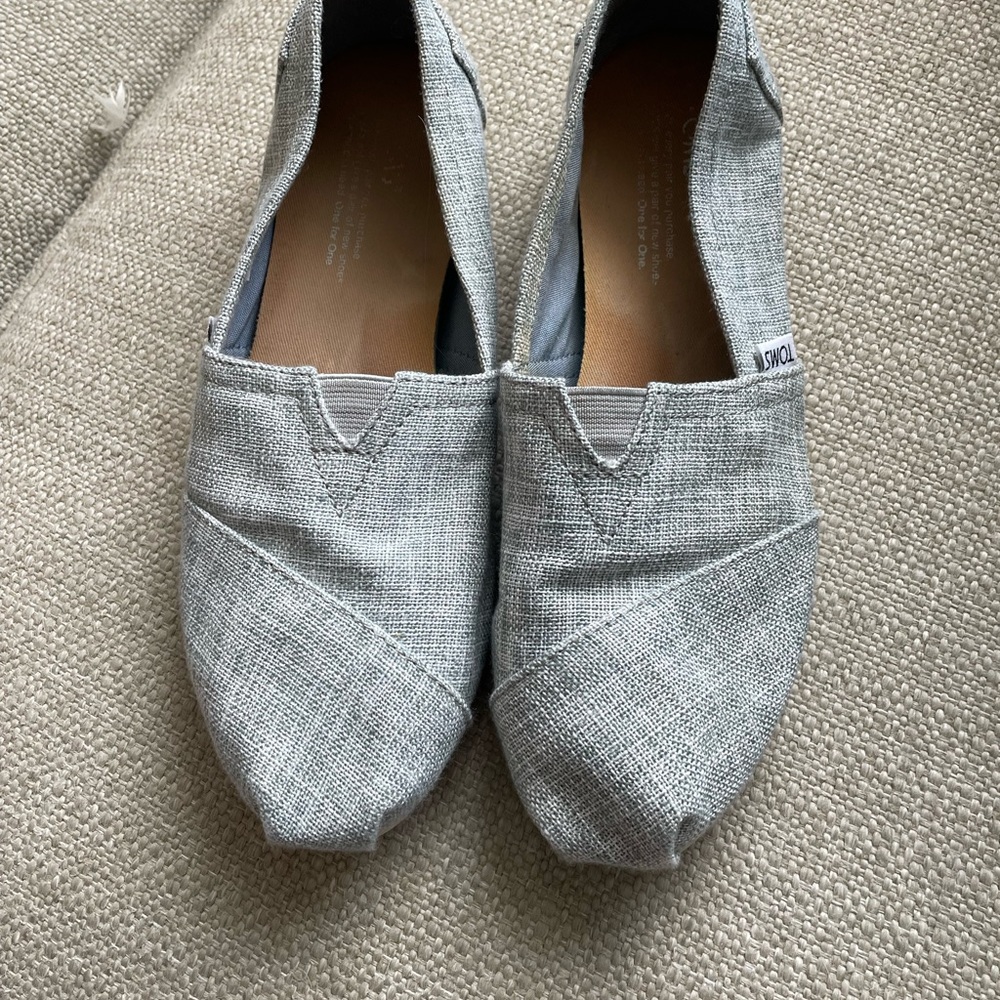 Toms size 8
